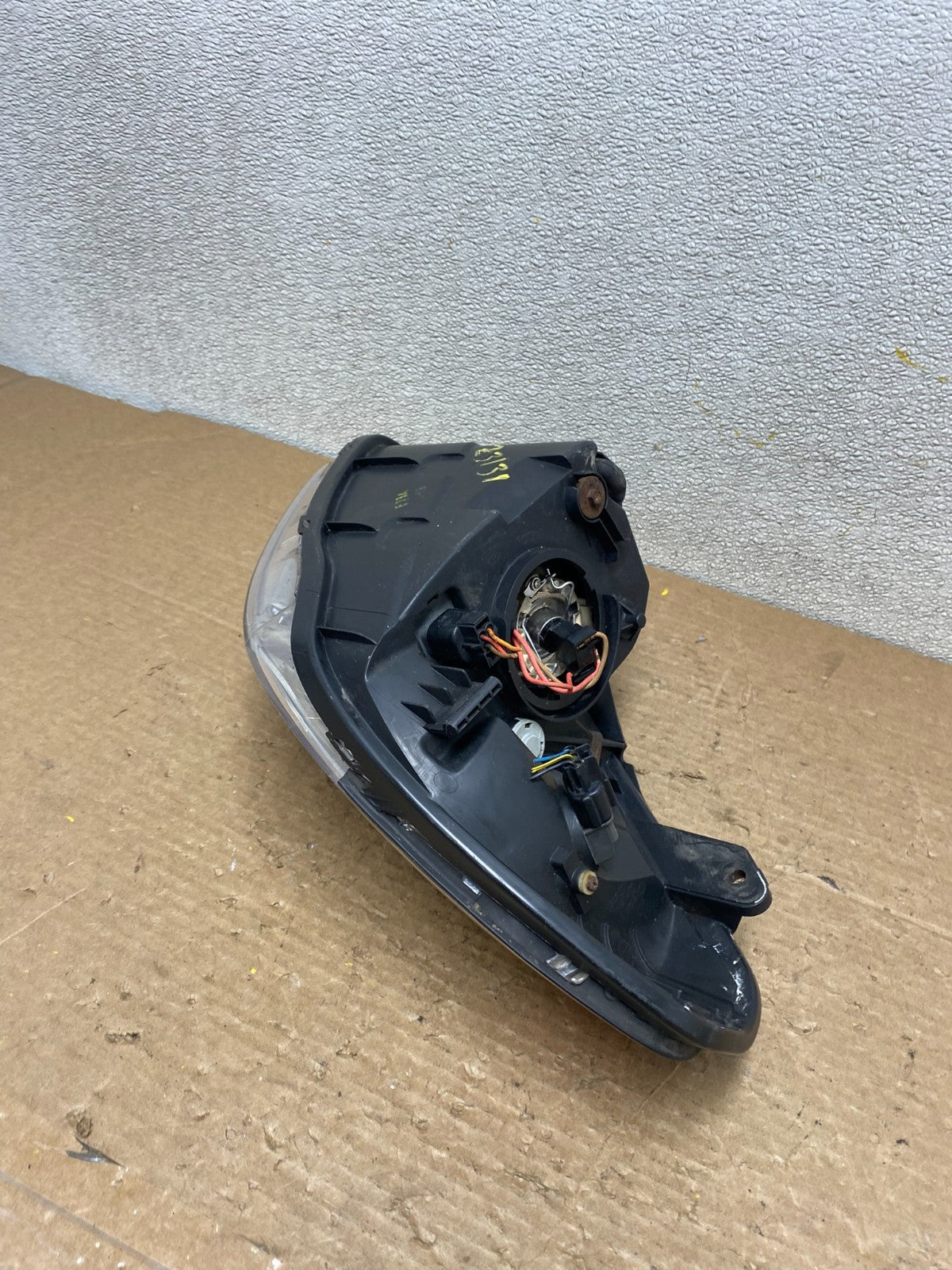 2006 to 2011 Hyundai Accent Sedan Right Passenger  Halogen Headlight Z3131 DW6