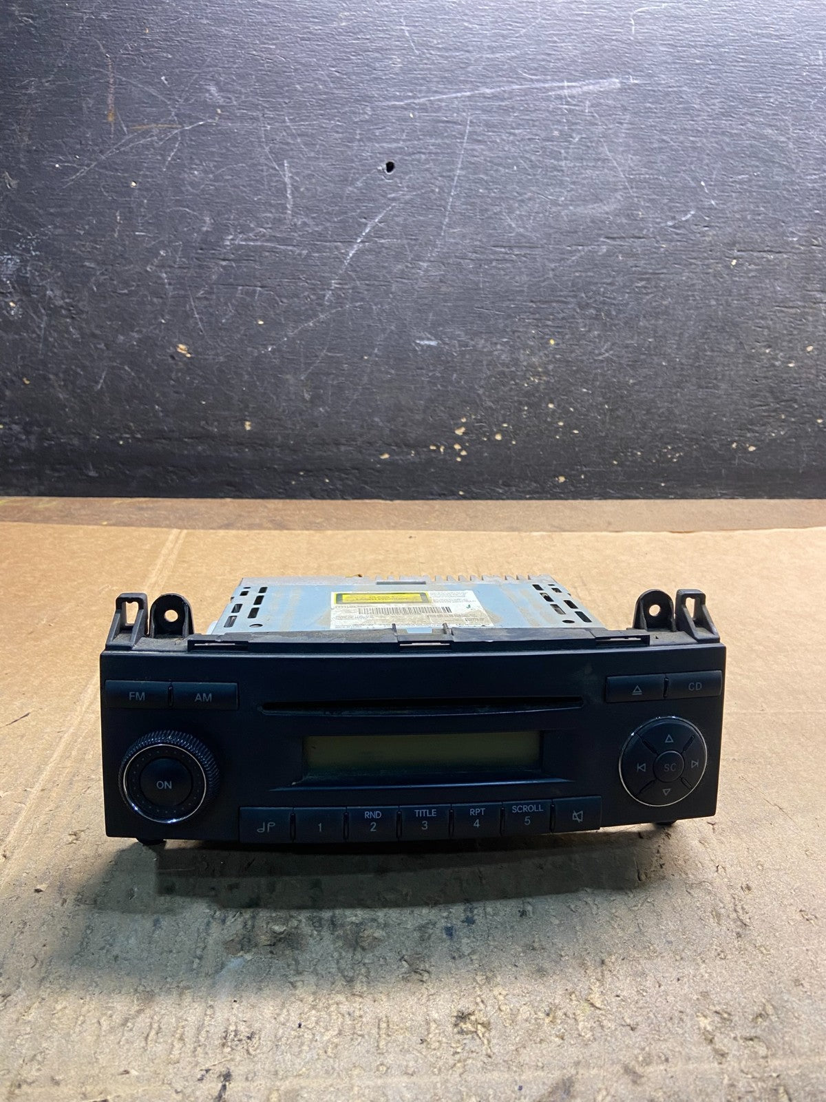 2007 2008 2009 Sprinter 2500 3500 AM FM Radio Single CD Disc Player Y4194 DG0