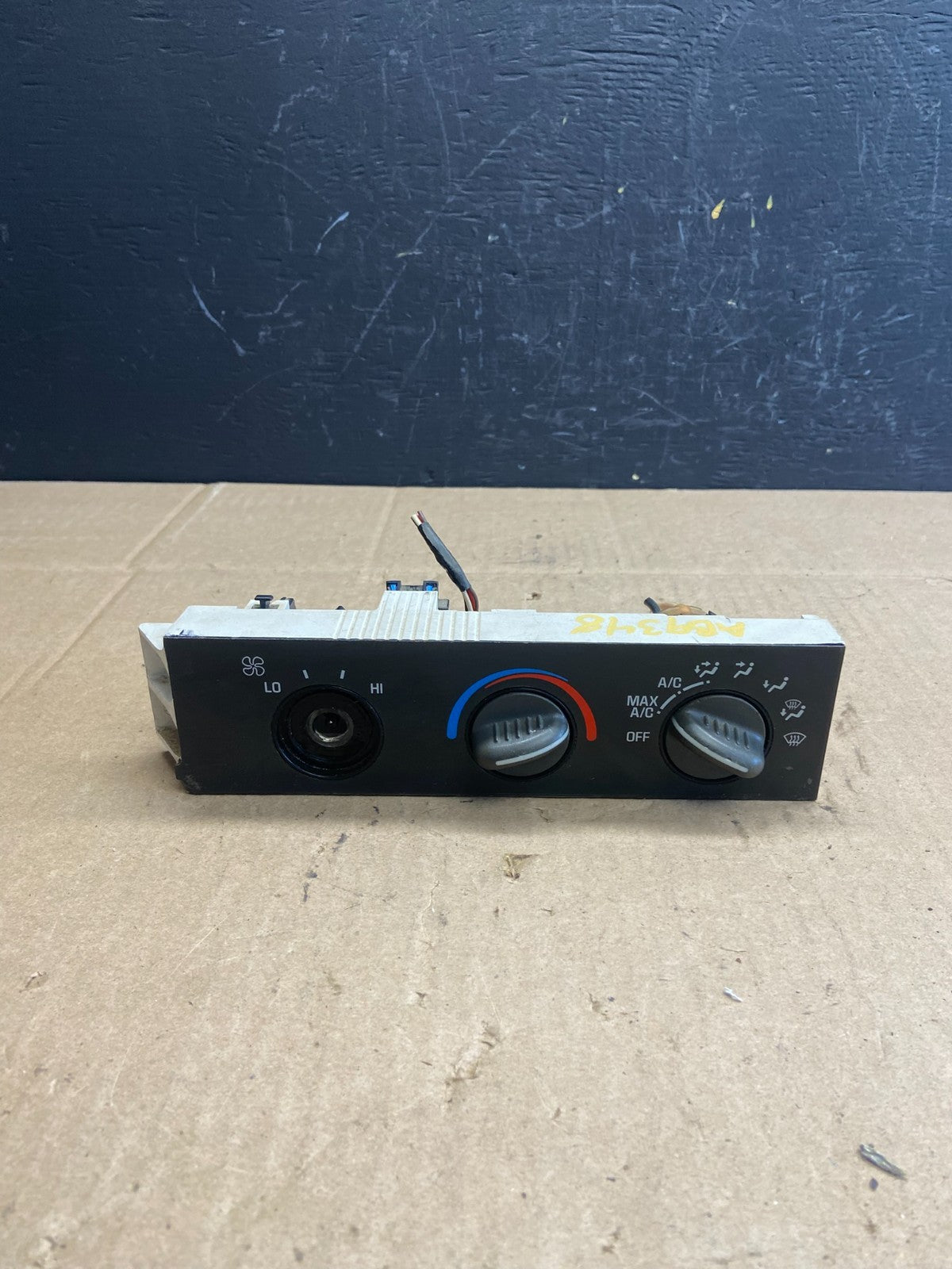 2001 - 2007 GMC Chevrolet Express 1500 Climate Control A/C AB9348 DG0
