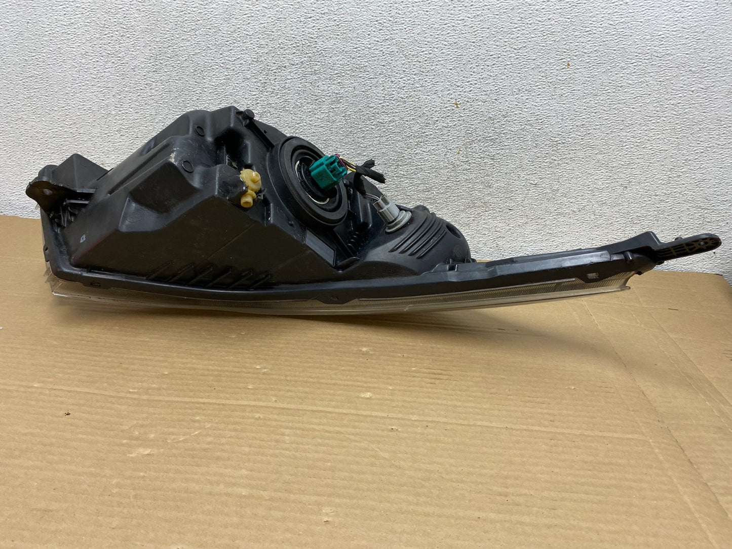 2011 to 2015 Chevrolet Cruze Halogen Left Driver LH Side Headlight AG8842 DW5