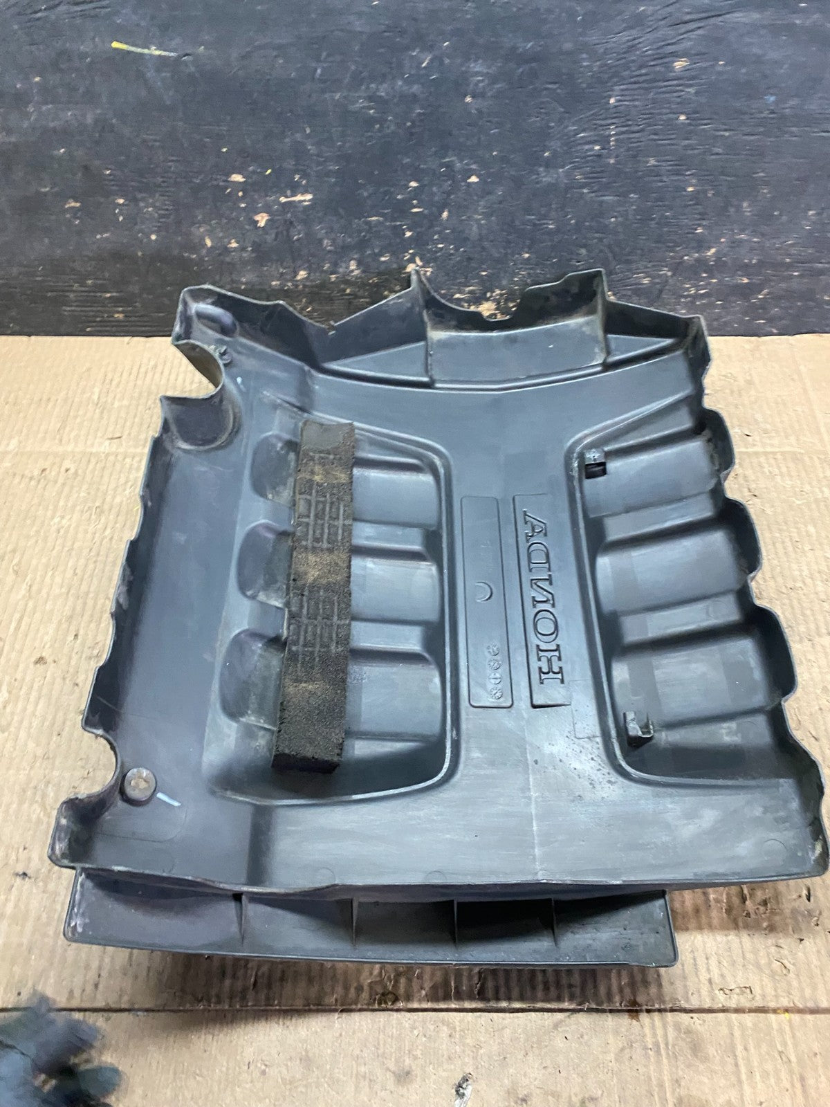 2005 to 2007 Honda Odyssey Black Engine Cover T9627 DG7