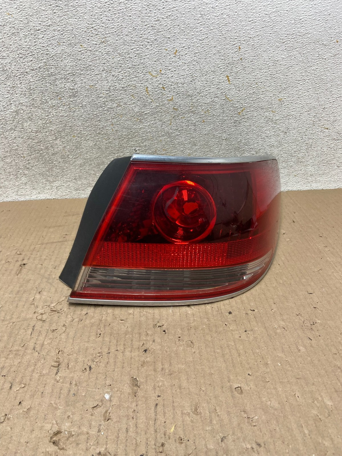 2005 - 2006 Lexus ES330 Right Passenger RH Side Tail Light AJ1834 LK0