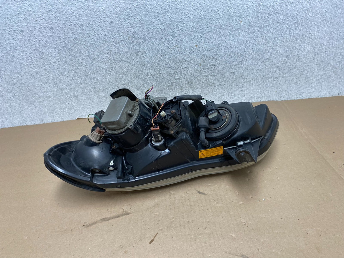 2002 to 2004 Infiniti I35 Right Passenger RH Side Headlight Xenon AG3357 DW5
