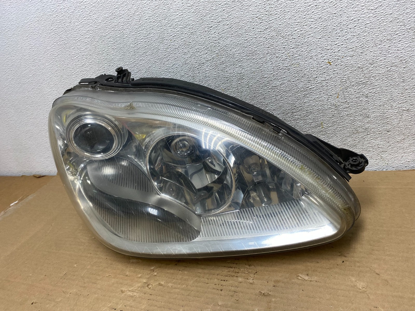 Xenon HID 2003 to 2006 Mercedes S-Class Right Passenger Headlight AG9203 DW2