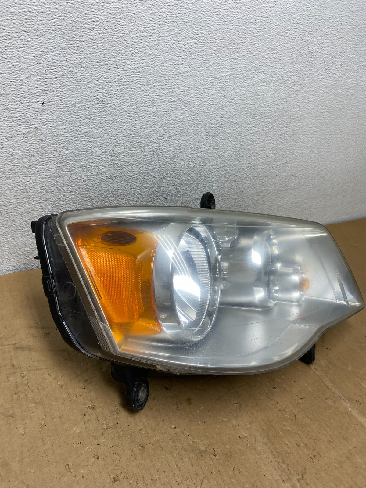 2011 to 2016 Chrysler Town and Country Right Passenger Headlight AC8649 DW1
