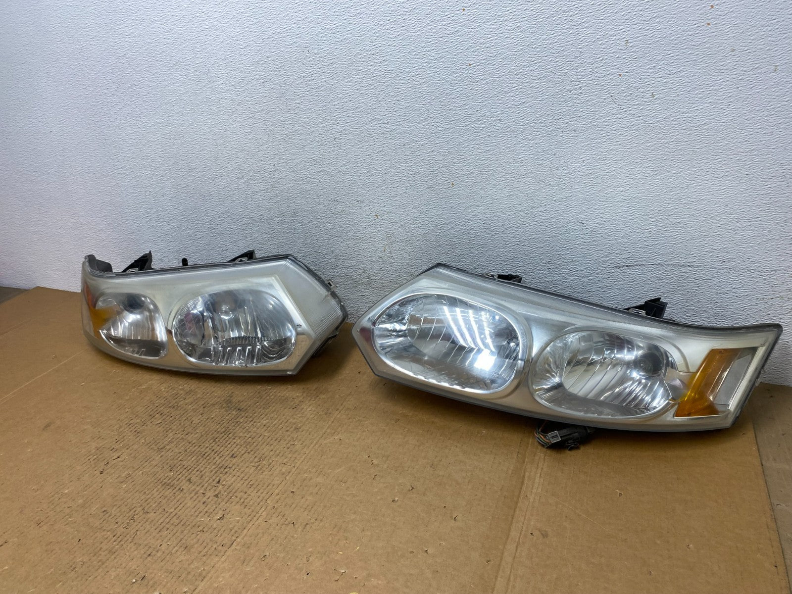 2003 to 2007 Saturn Ion Halogen Headlights Left+Right Side AE0312 DW1