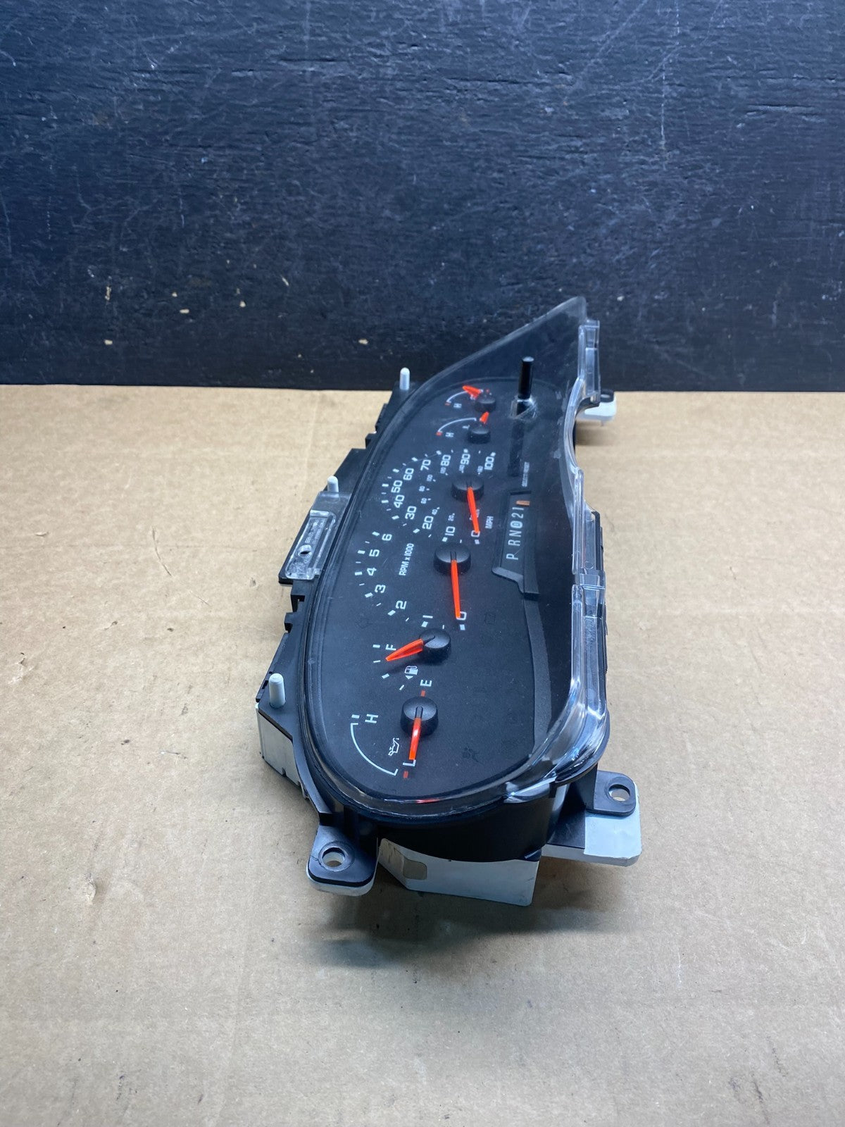 2004 to 2008 Ford E150 E250 Gauge Speedometer Cluster ag9604 DG1
