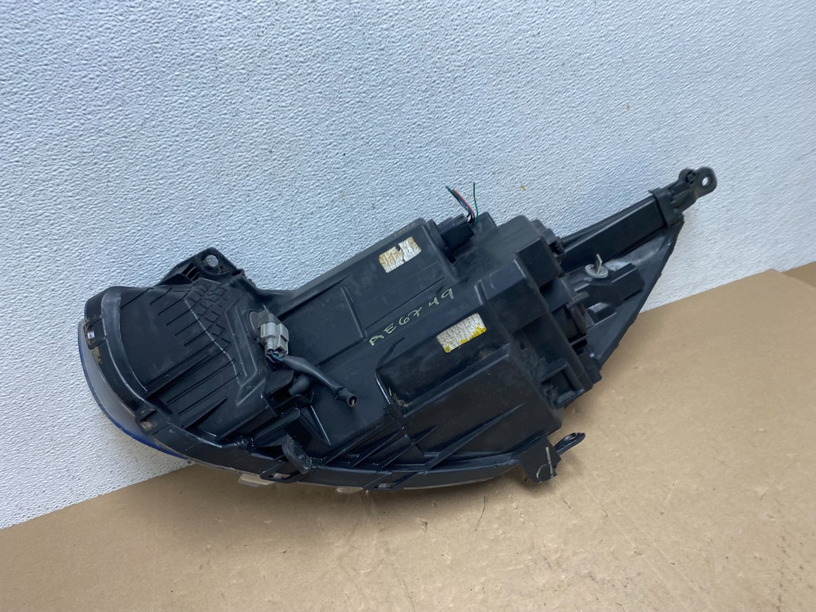 2013 to 2017 Hyundai Accent Right Passenger RH Side Headlight AE6749 DW8