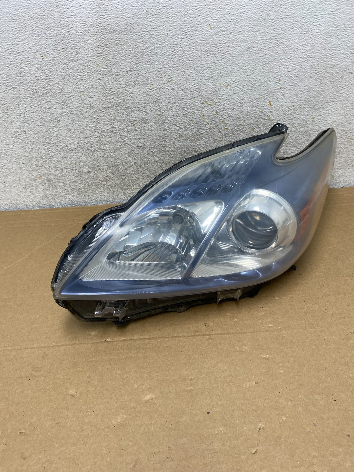 2010 - 2011 Toyota Prius Left Driver LH Blue Halogen Headlight AH8199 DW0