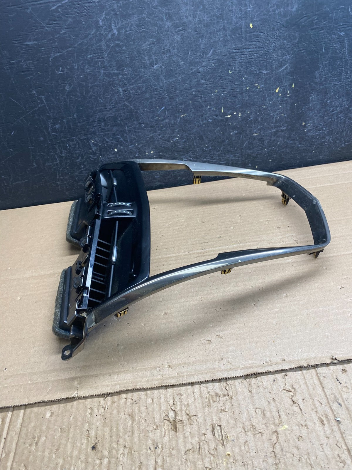 2014 - 2019 Cadillac CTS Center Radio Dashboard Air Vent Bezel Trim OE AG0118 DG1