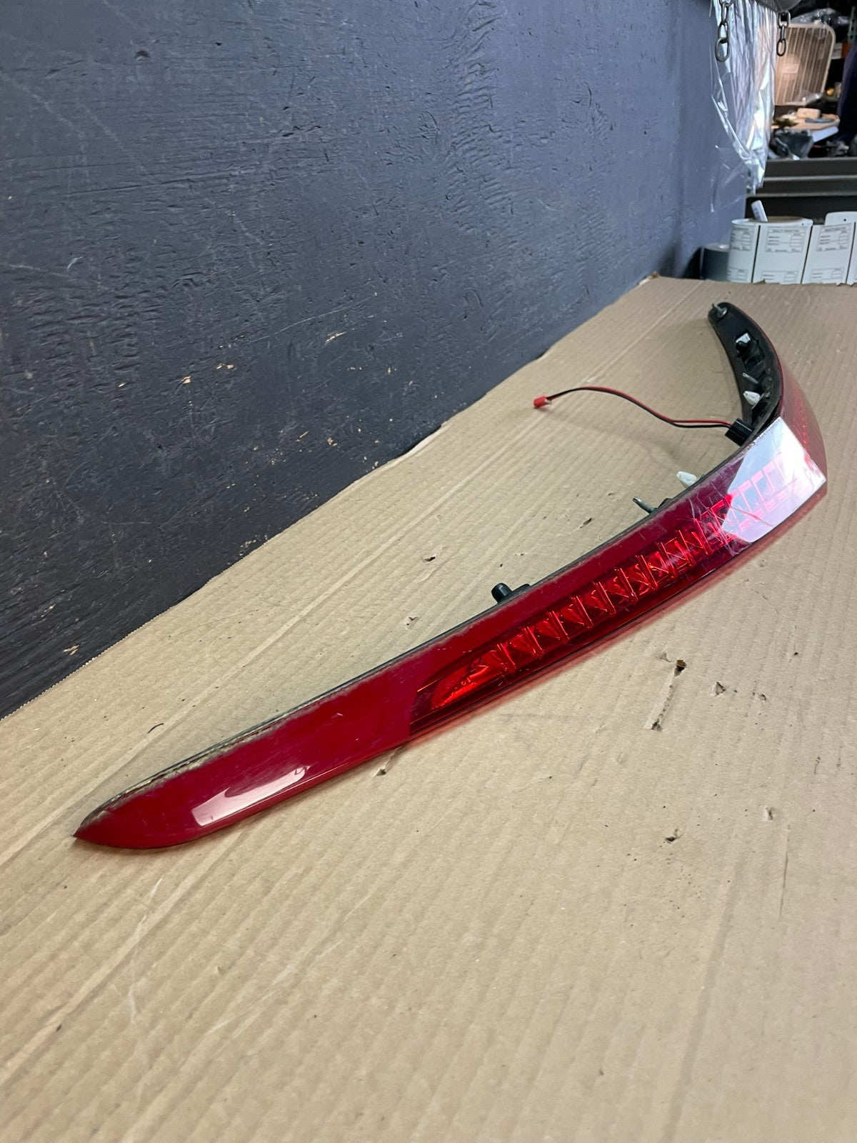 2013 to 2018 Cadillac Ats Trunk Lid Mount 3rd Third Brake Tail Light AF3341 DG2