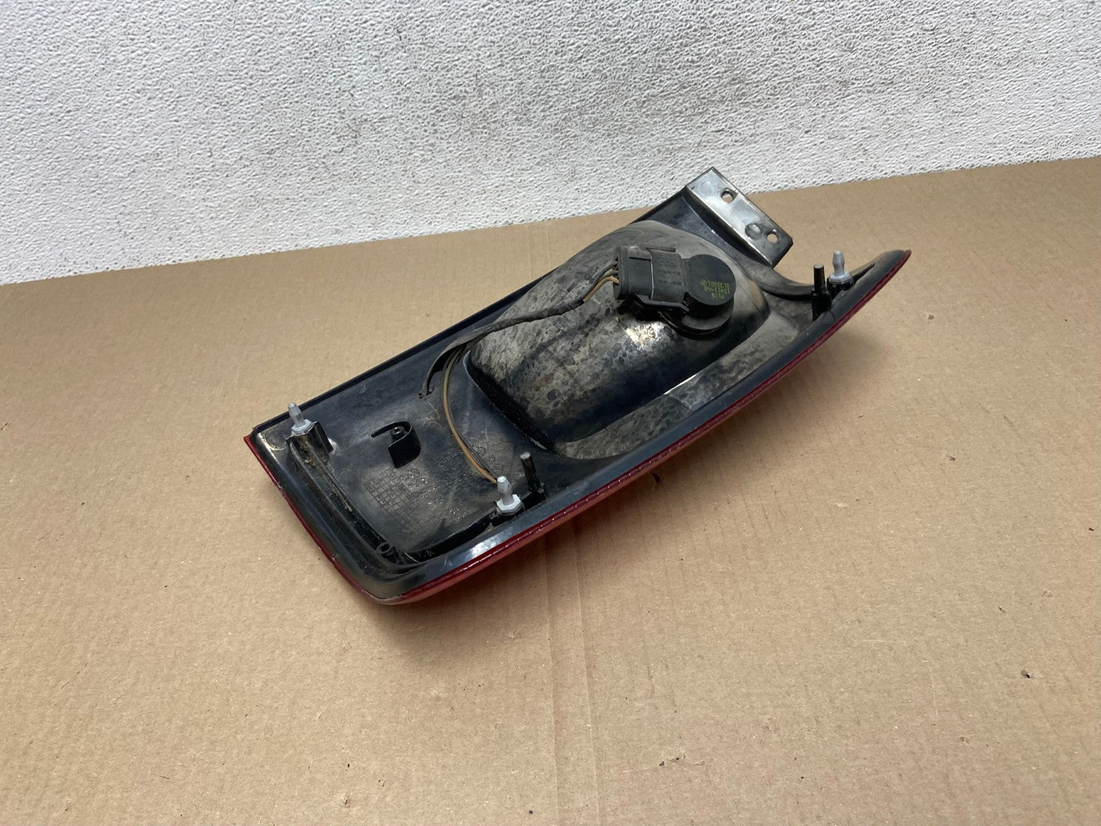 1998 to 2002 Lincoln Navigator Left Driver LH Side Tail Light DEPO AE9424 LK5