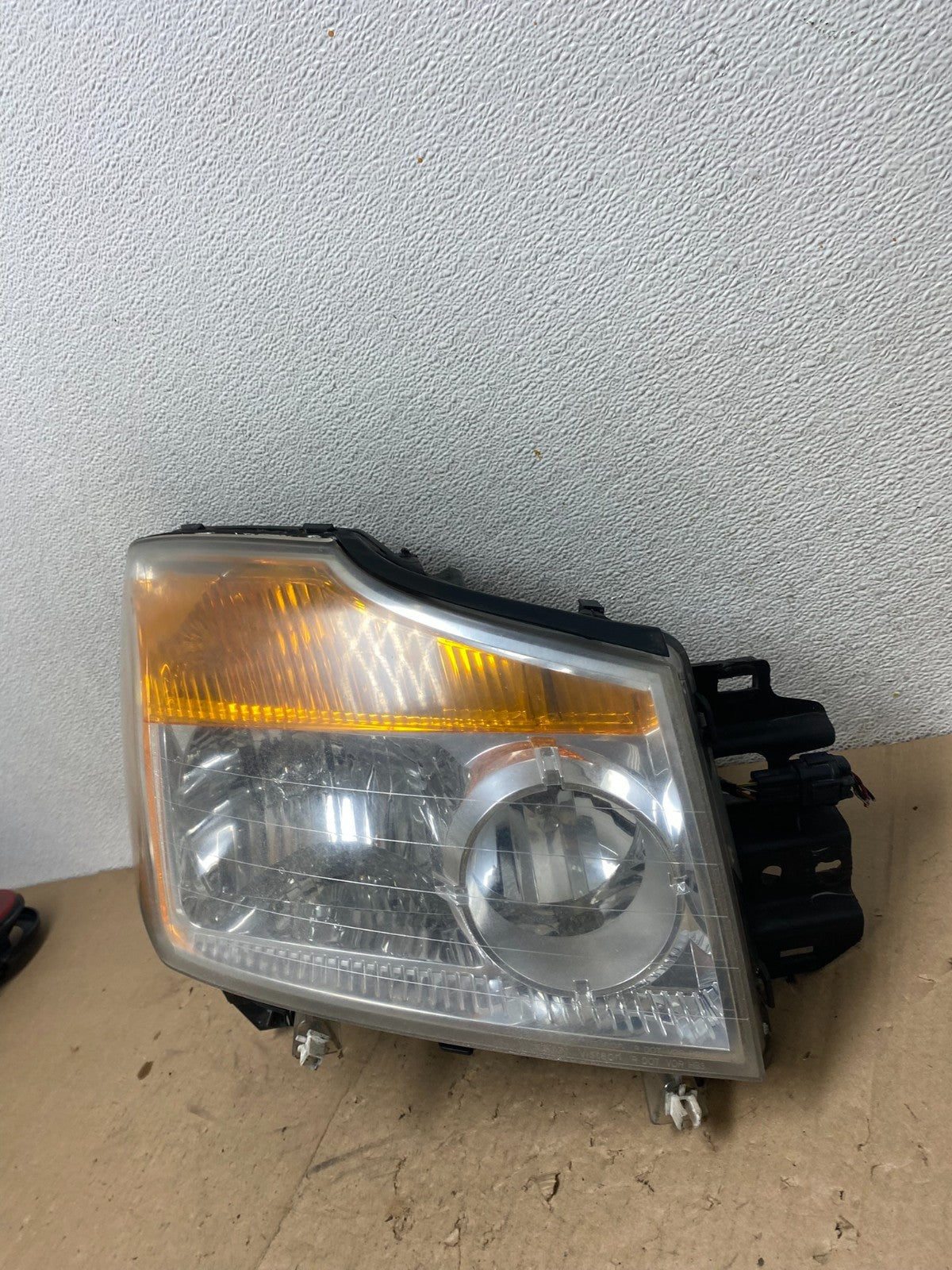 2008 - 2015 Nissan Armada Right Passenger RH Headlight Halogen AG5455 DW2