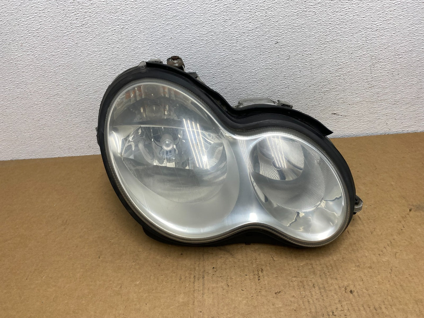 2005 to 2007 Mercedes-Benz C-Class Right Passenger Side Headlight Oem AC1808 DW0