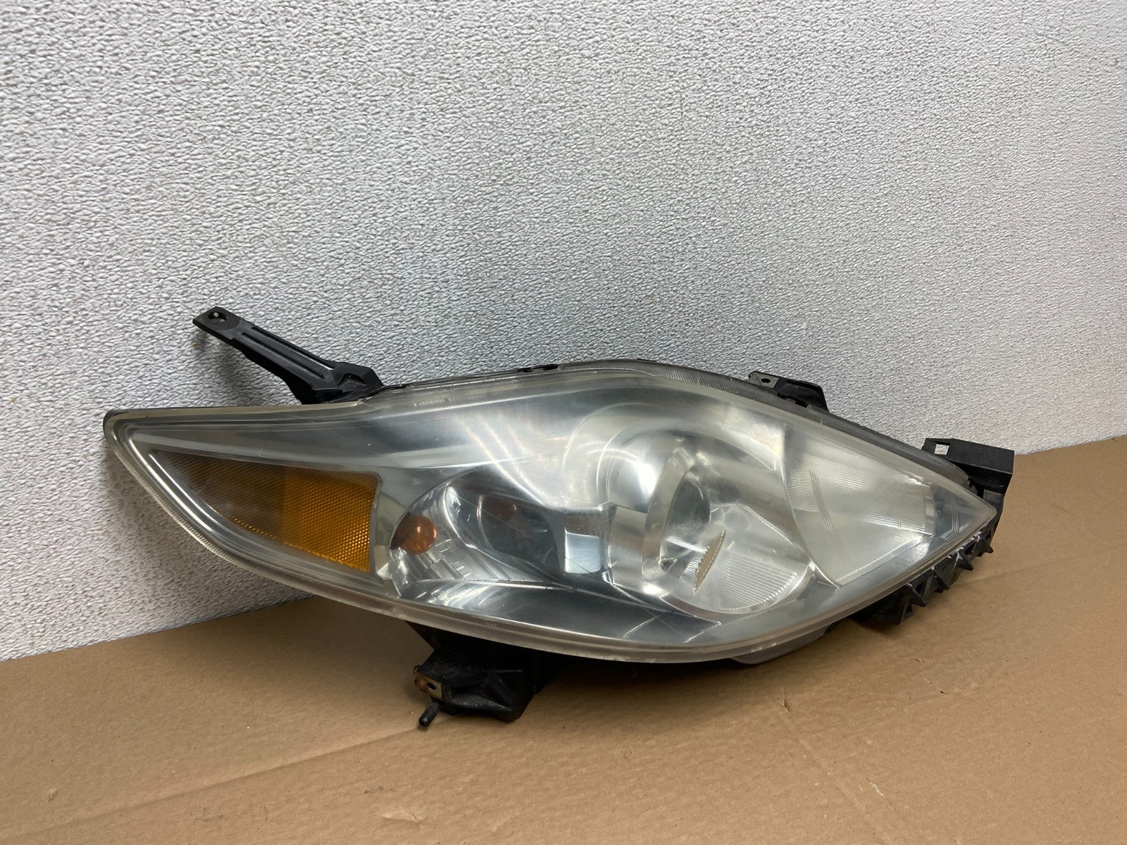 2006 2007 Mazda 5 Right Passenger RH Side Halogen Headlight OEM AB6085 DW2