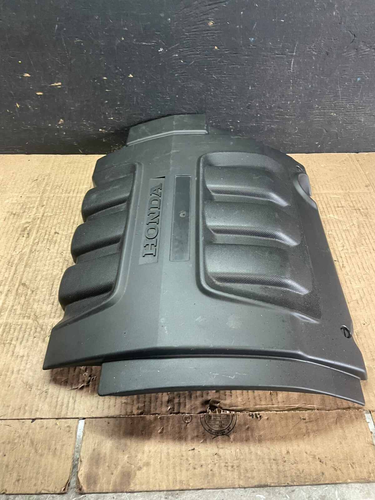 2005 to 2007 Honda Odyssey Black Engine Cover N0784 DG3
