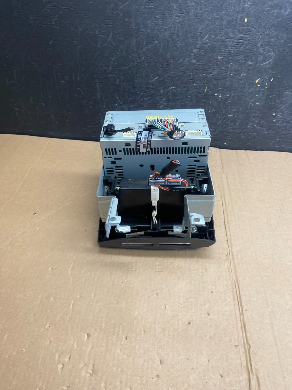 2000 to 2001 Infiniti i30 Bose Radio AM/FM Casette Climate Control ae4380 DG3