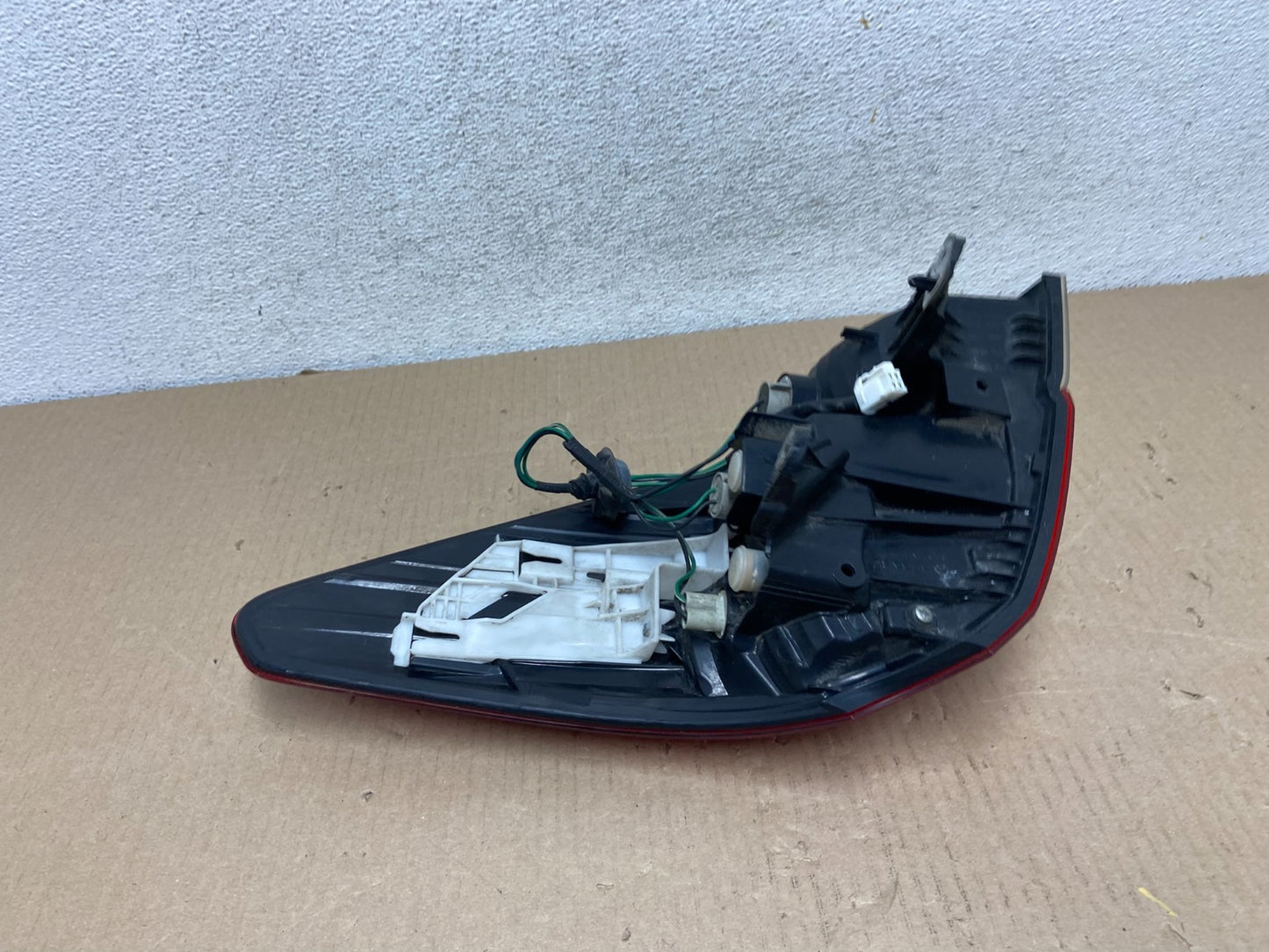 2010-2014 Subaru Outback Wagon Left Driver Lh Side Tail Light AG5896 DW4