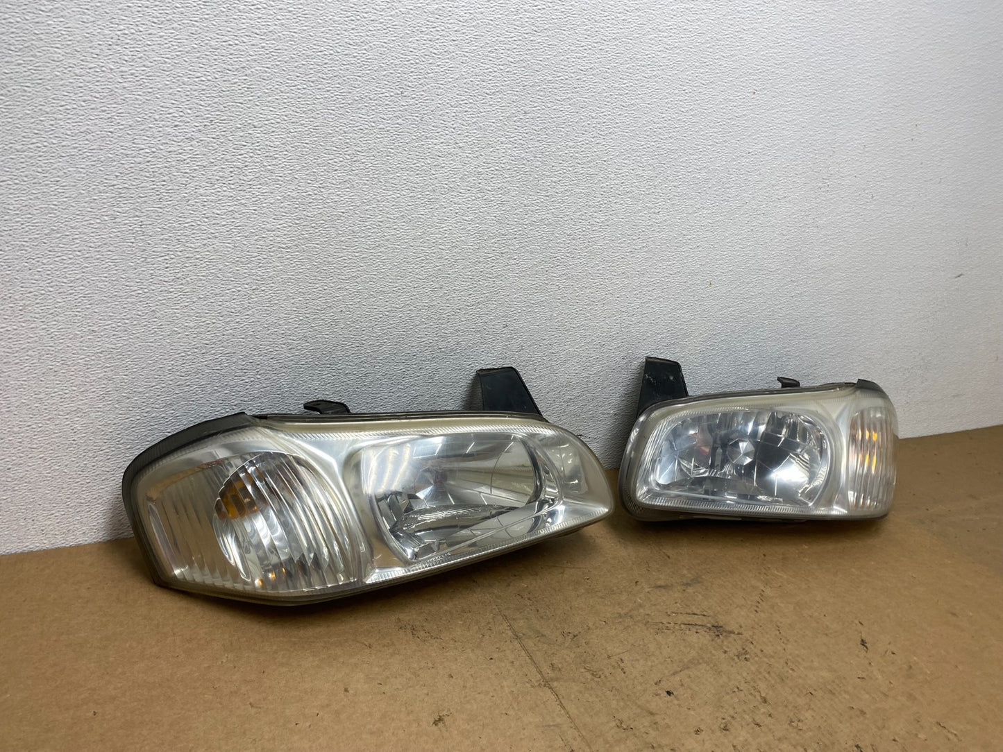 2000 to 2001 Nissan Maxima Left + Right Set Halogen Headlights Oem AC3482 DW2
