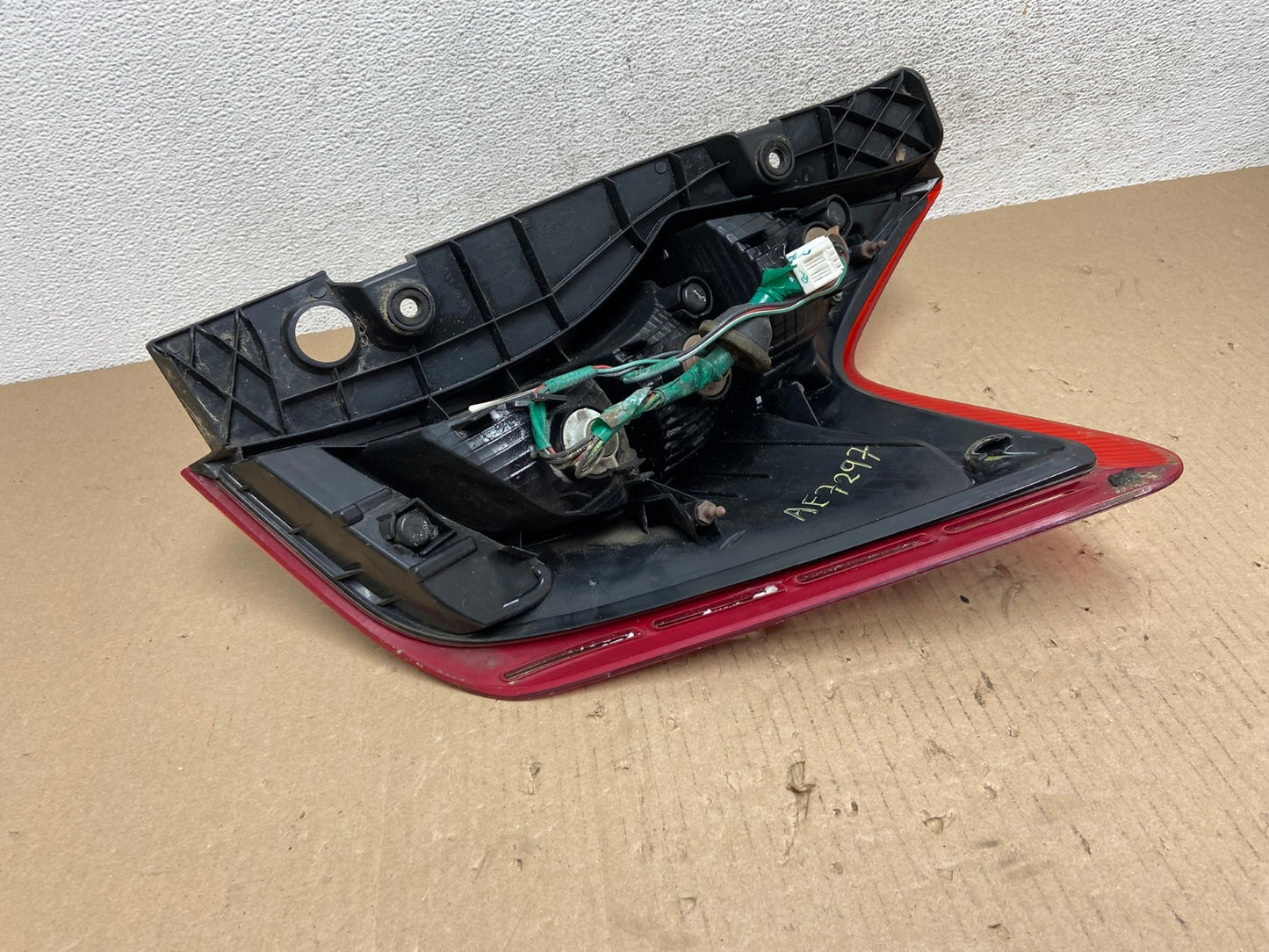 2014 - 2019 Nissan Versa Note Hatchback Left Driver LH Tail Light AE7297 LK4