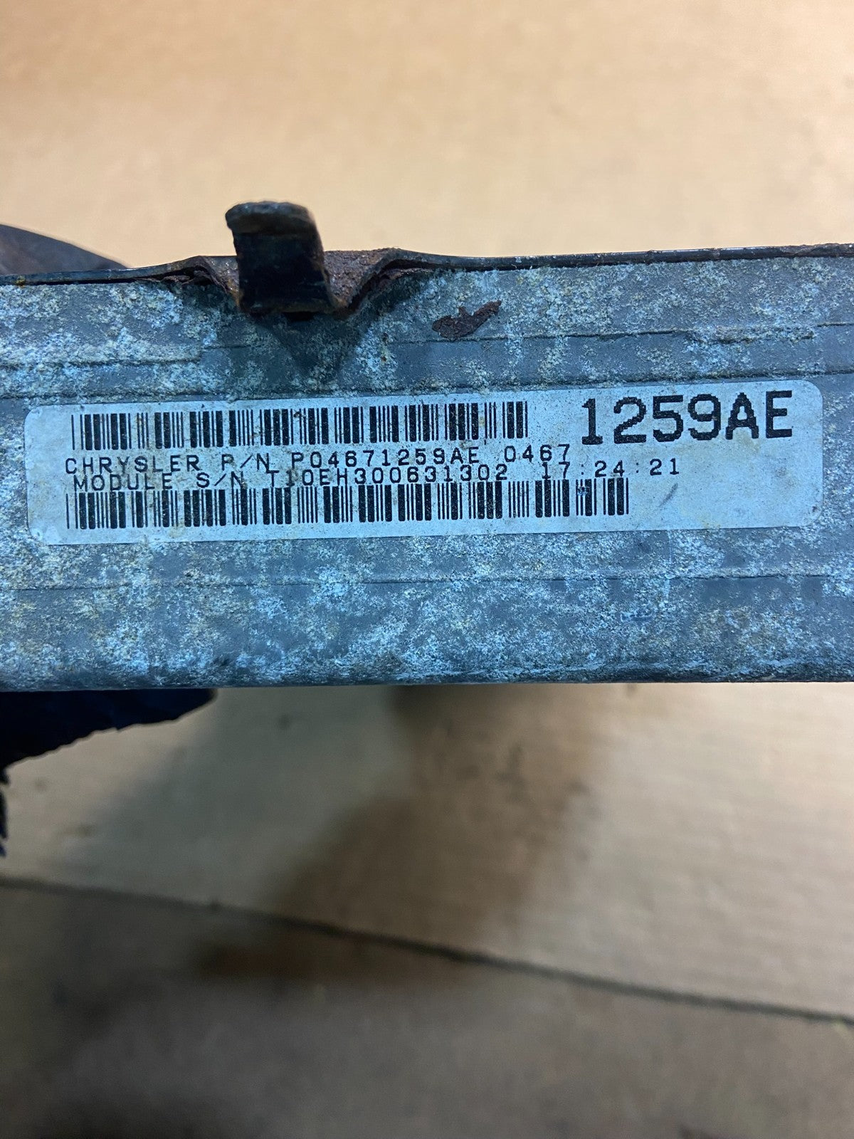 1997 Dodge Sebring Stratus Engine Control Unit ECU Z9165 DG2