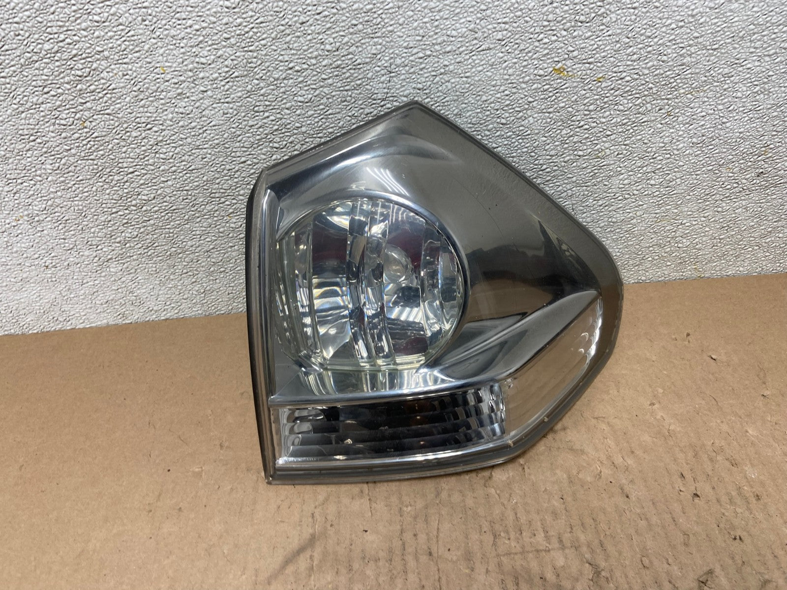 2004 to 2009 Lexus Rx350 RX330 Right Passenger Tail Light OEM AB6065 LK0