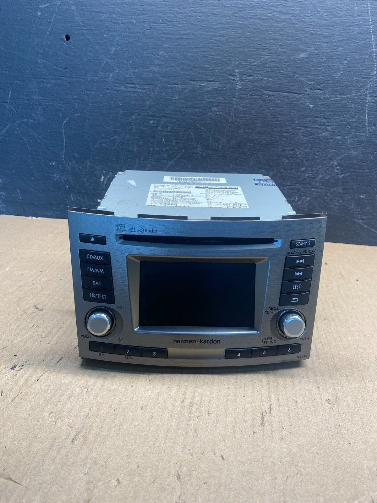 2013 to 2014 Subaru Outback Legacy Am Fm Cd Player AM/FM Radio AE7715 DW0