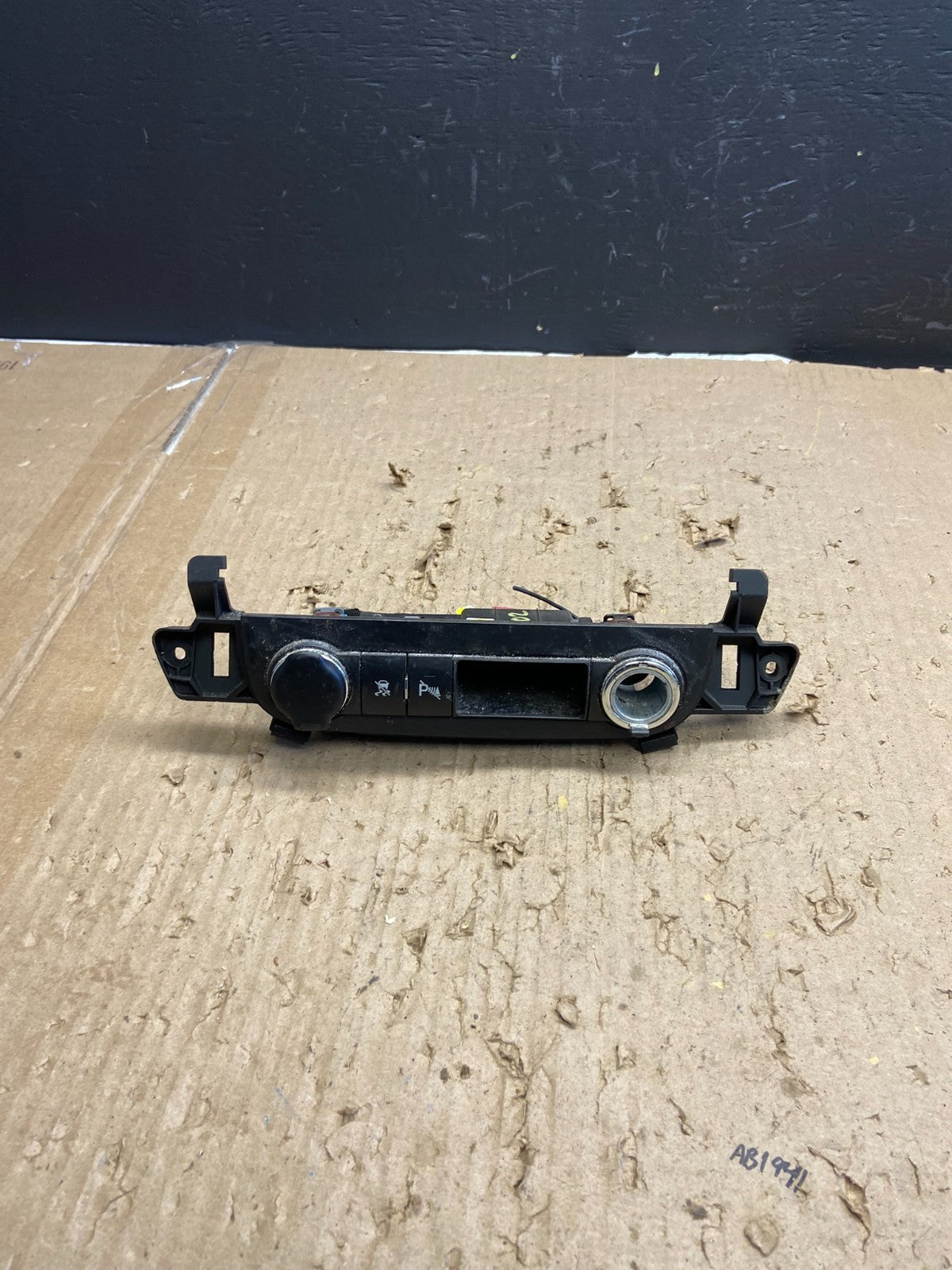 2007 - 2014 Chevrolet Tahoe Yukon Pedal Traction Control Switch OEM AB5802 DG0