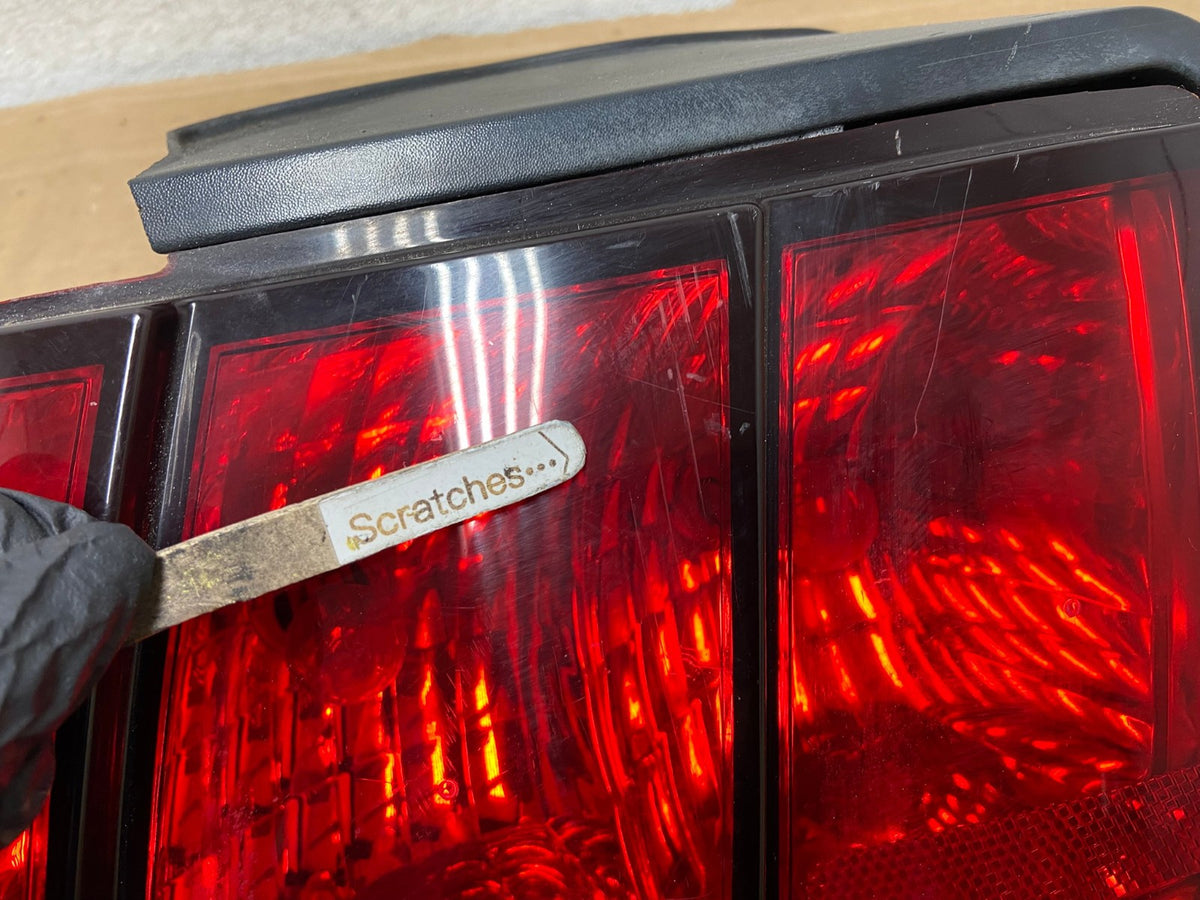 1999 - 2004 Ford Mustang Left Driver Lh Side Tail Light AH8965 LK3