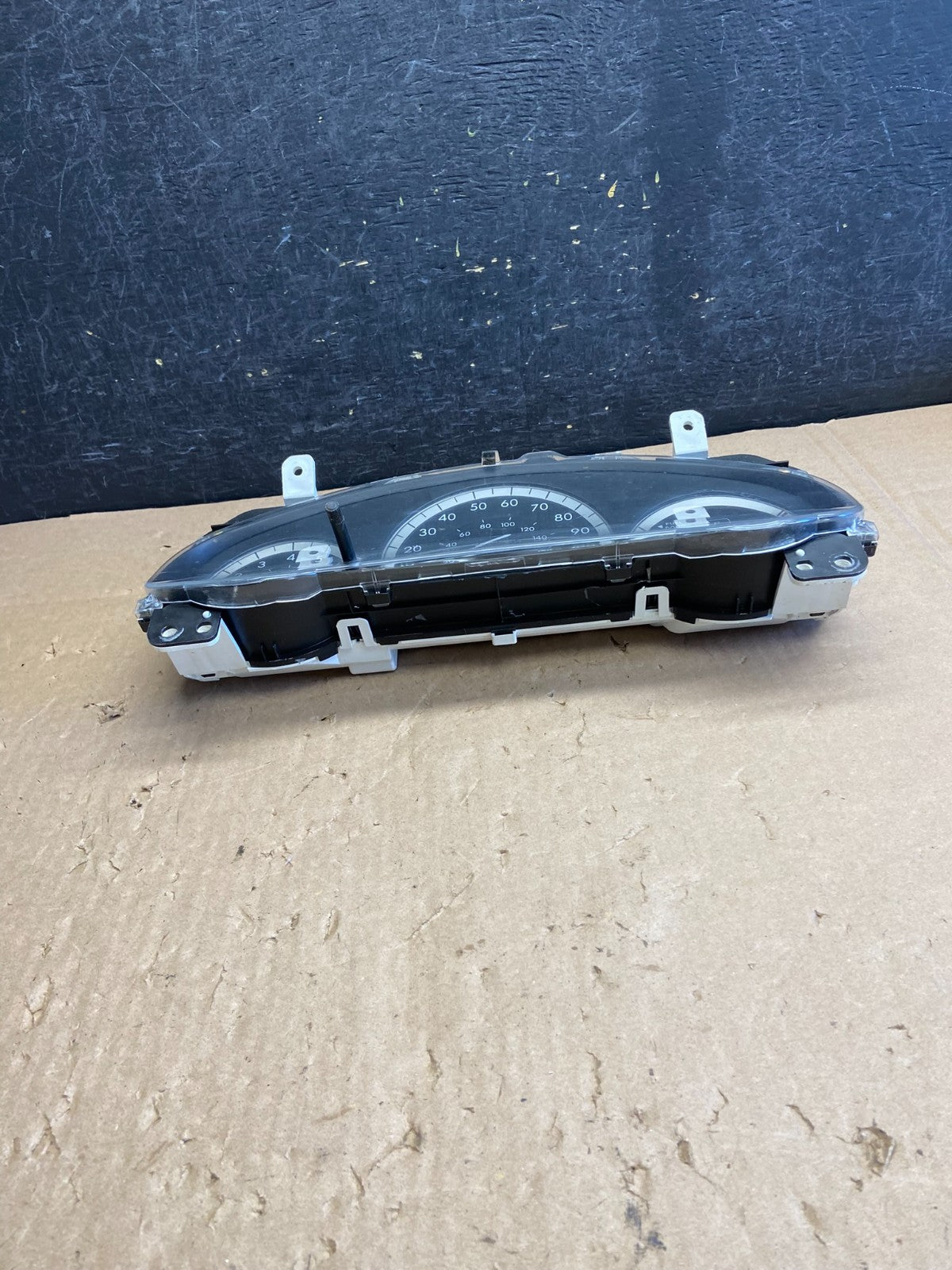 2004 2005 Toyota Sienna Speedometer Cluster Gauge AI6421 DW4