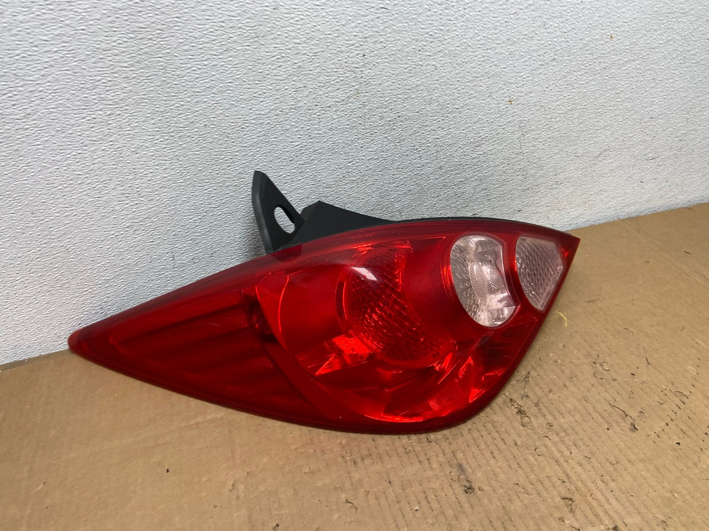 2007 - 2012 Nissan Versa Hatchback Left Driver Side Lh Tail Light AD1041 LK2