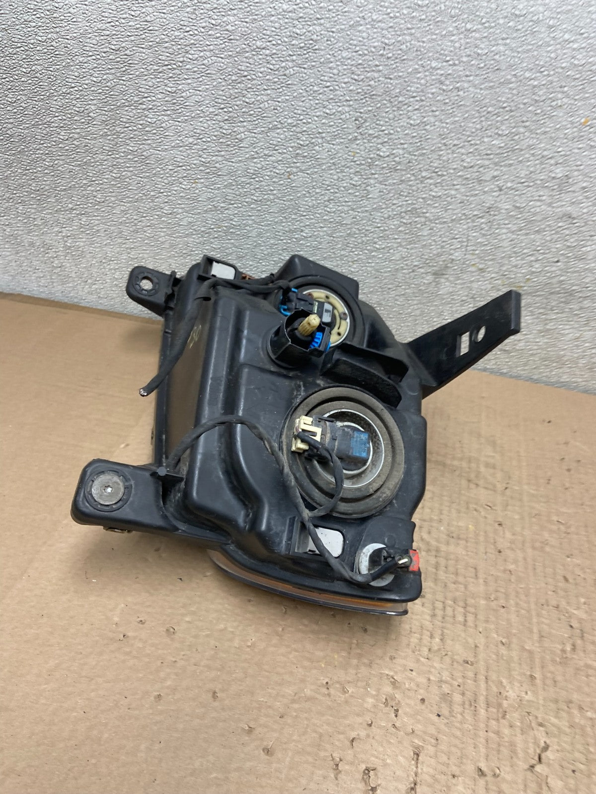 2011-2013 Jeep Grand Cherokee Right Passenger Halogen Headlight AB2530 DW6