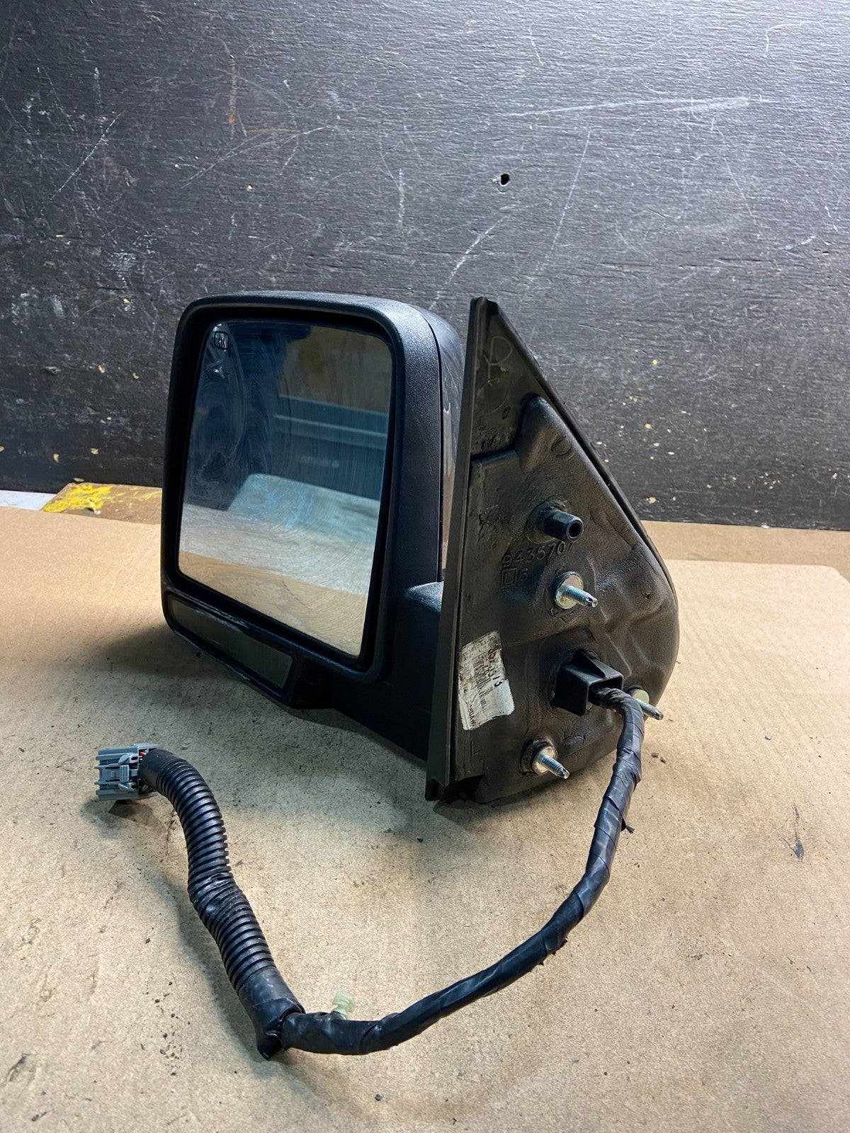 2003 to 2005 Lincoln Aviator Left Driver Side Door Heated Mirror Z5517 MS11