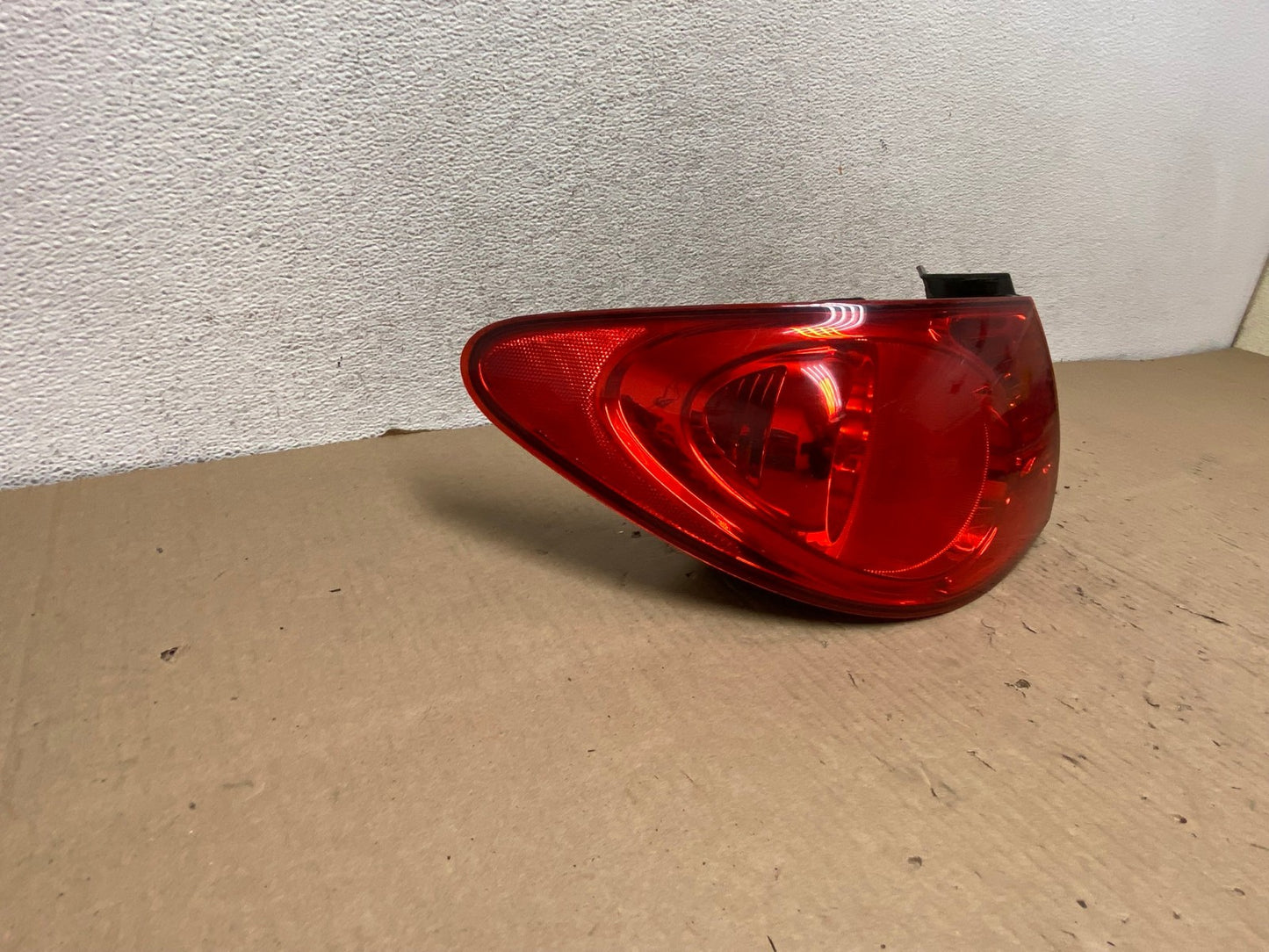 2007 to 2010 Hyundai Elantra Sedan Left Driver Side Tail Light AG7994 LK1