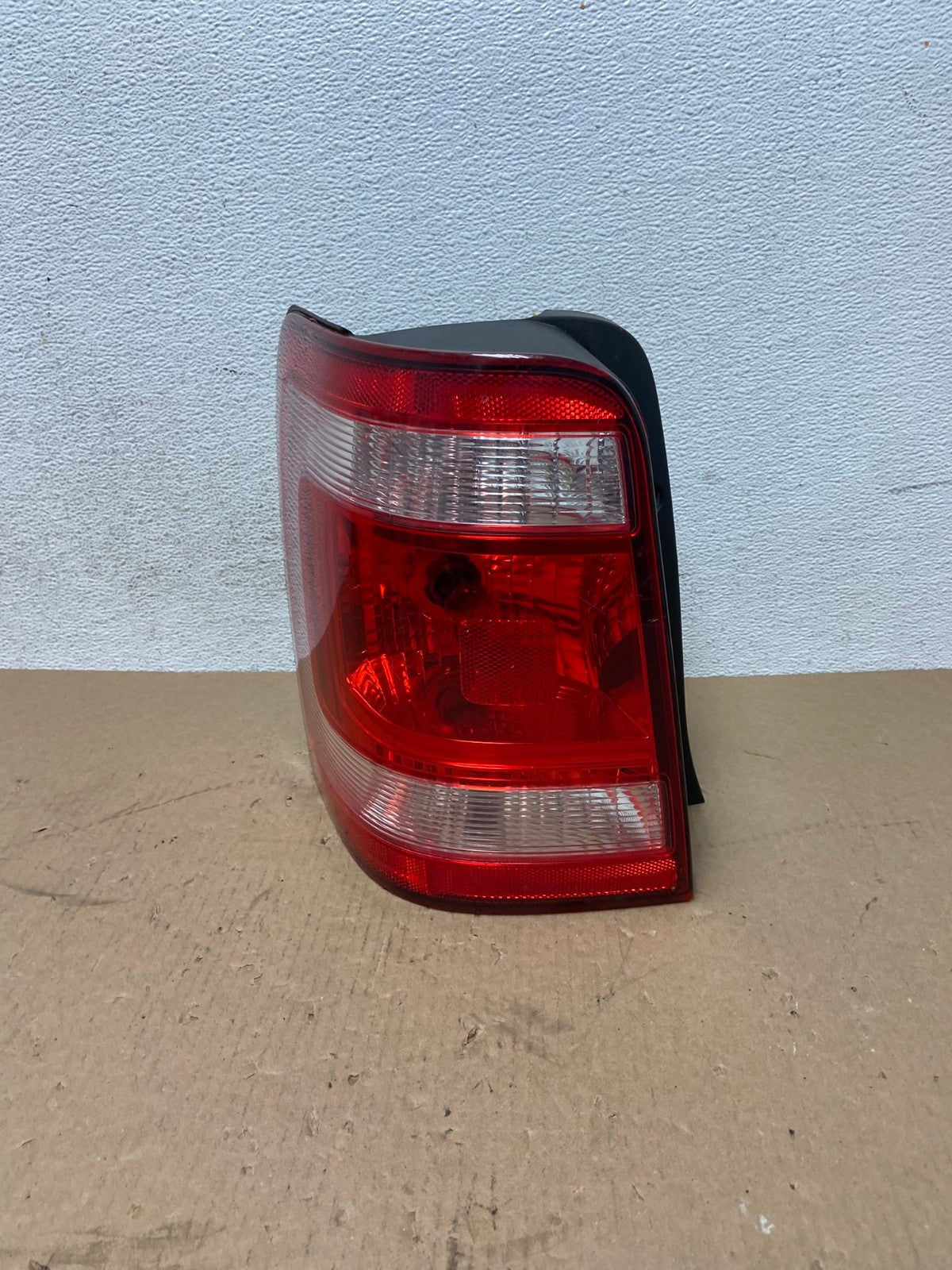 2008 to 2012 Ford Escape Left Driver LH Side Tail Light AD7690 LK0