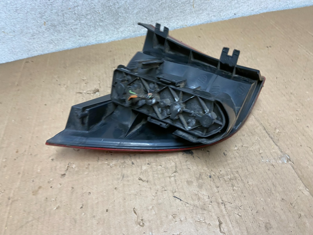 1998 1999 2000 2001 Mercedes ML320 ML-Class Left Driver LH Tail Light AI9192 LK3