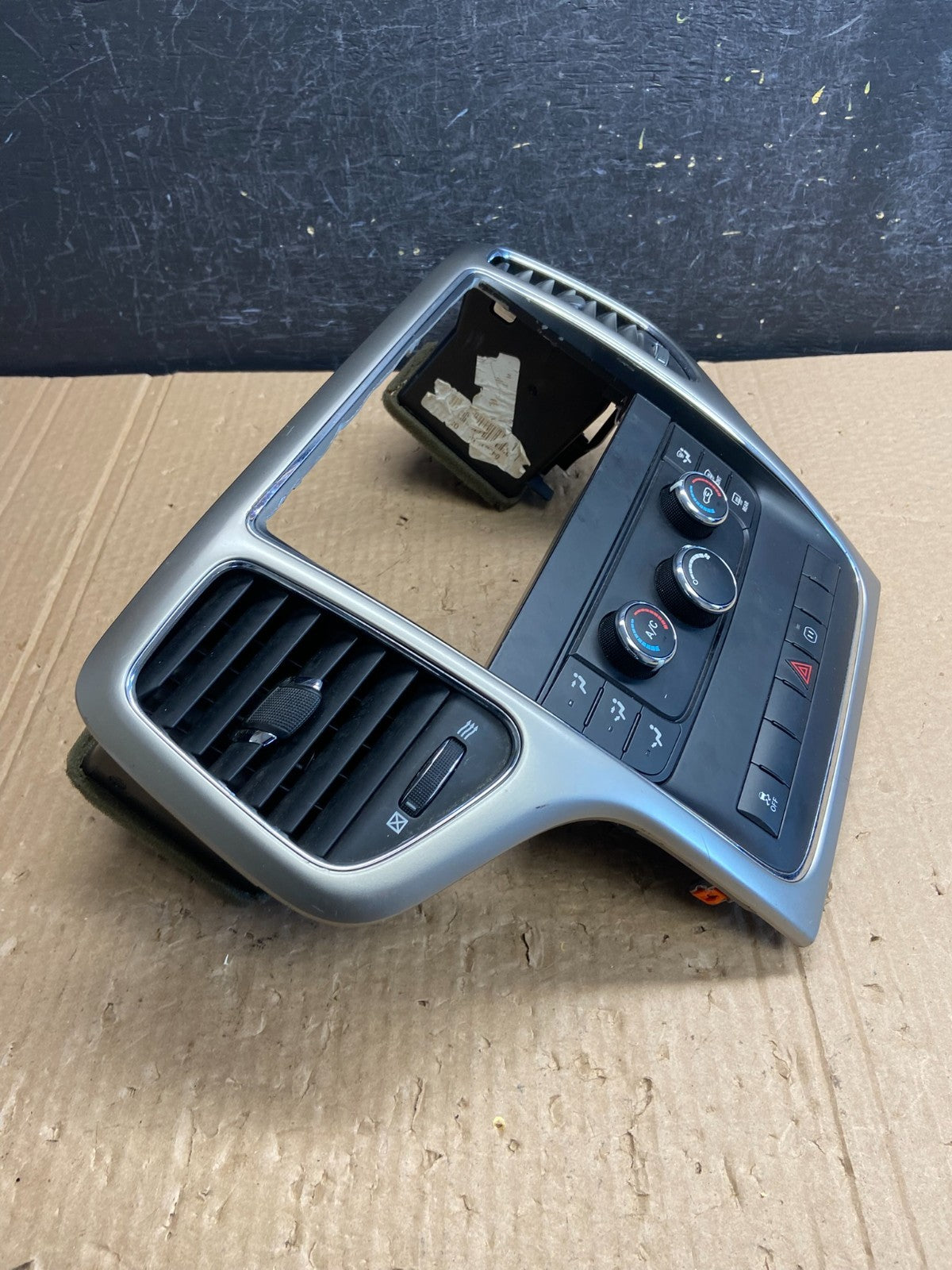 2011-2013 Jeep Grand Cherokee Center Radio Climate Control Bezel Vent AF6373 DG2
