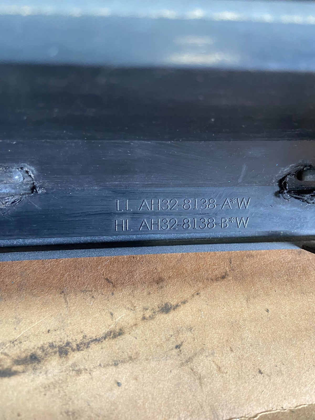 2010 to 2013 Land Rover Discovery  Front Upper Grill Grille Q9945 DG13