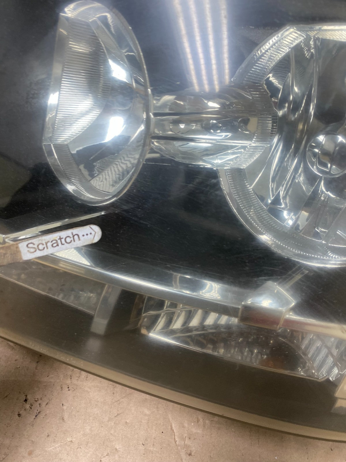 2007 to 2013 Chevrolet Suburban Tahoe Left+Right Set Headlights Q3617 DW4