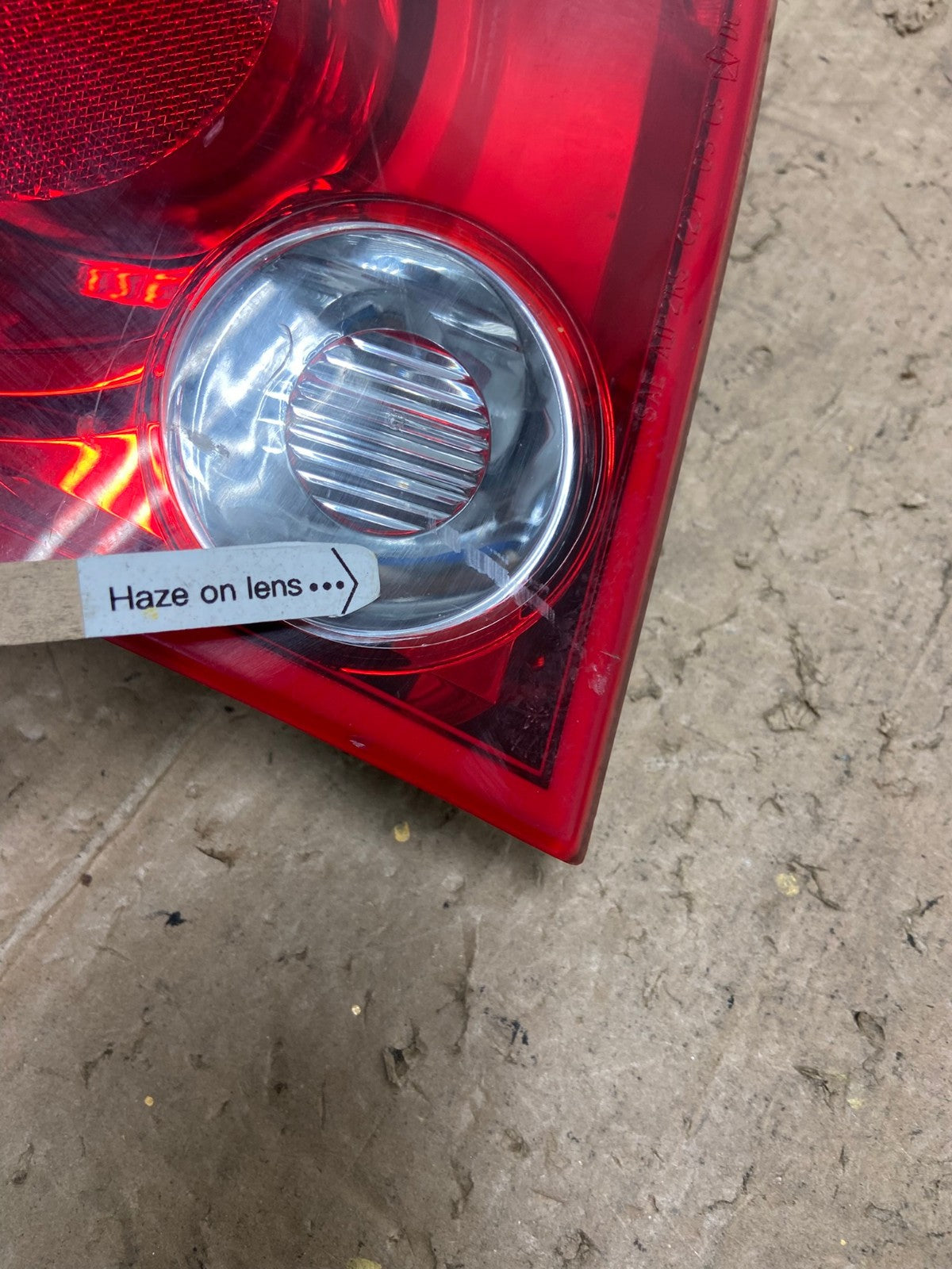 2004 to 2006 Chrysler Pacifica Right Passenger Rh Side Tail Light  AC0293 LK4