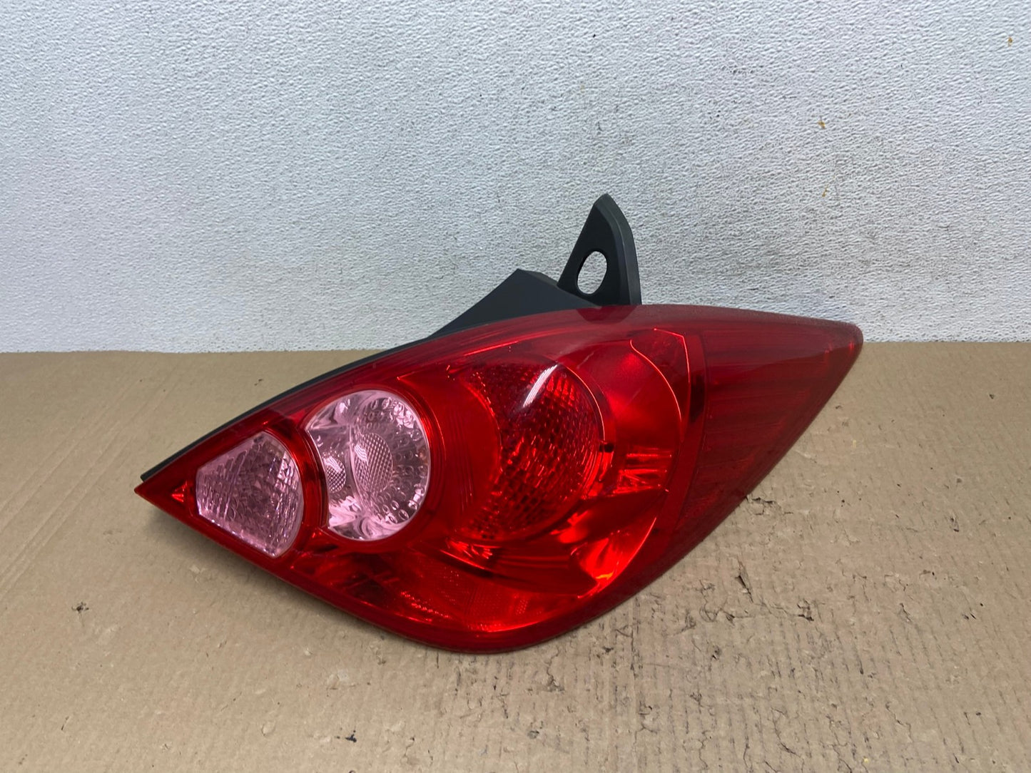 2007 - 2012 Nissan Versa Hatchback Right Passenger Side Tail Light AF2836 LK0