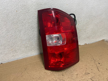 2007 to 2013 Chevrolet Silverado Right Passenger RH Side Tail Light AH9195 LK1
