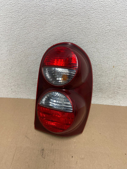 2005 2006 2007 Jeep Liberty Right Passenger Rh Side Tail Light AG6623 DW0