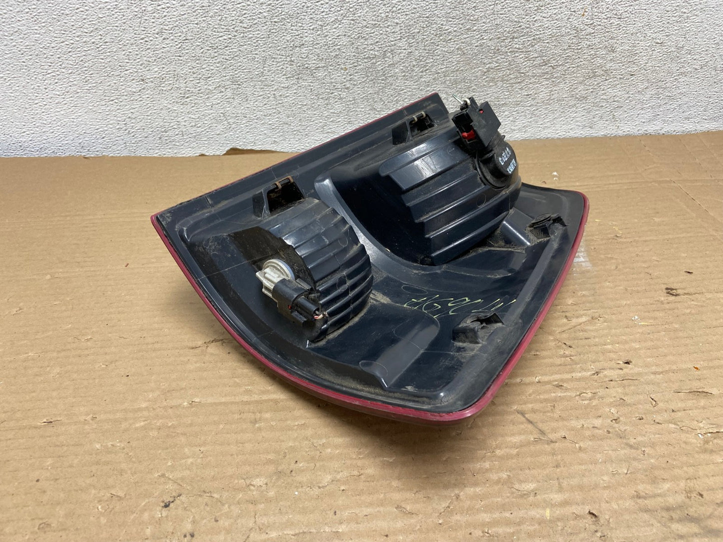 2010 to 2018 Dodge Ram 1500 Left Driver LH Side Tail Light AG9041 LK4