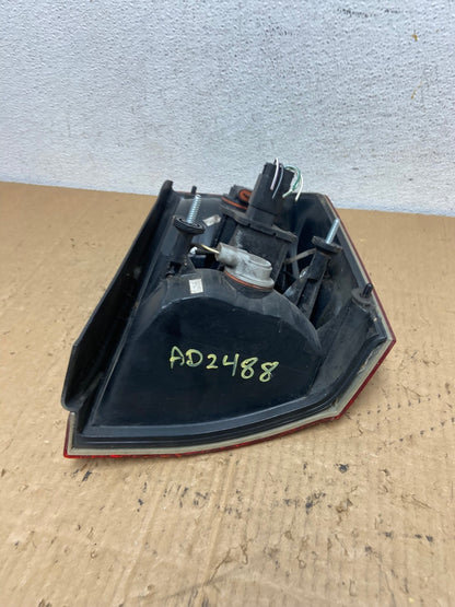 2005 - 2007 Chrysler 300 Left Driver Lh Side Tail Light AD2488 LK7
