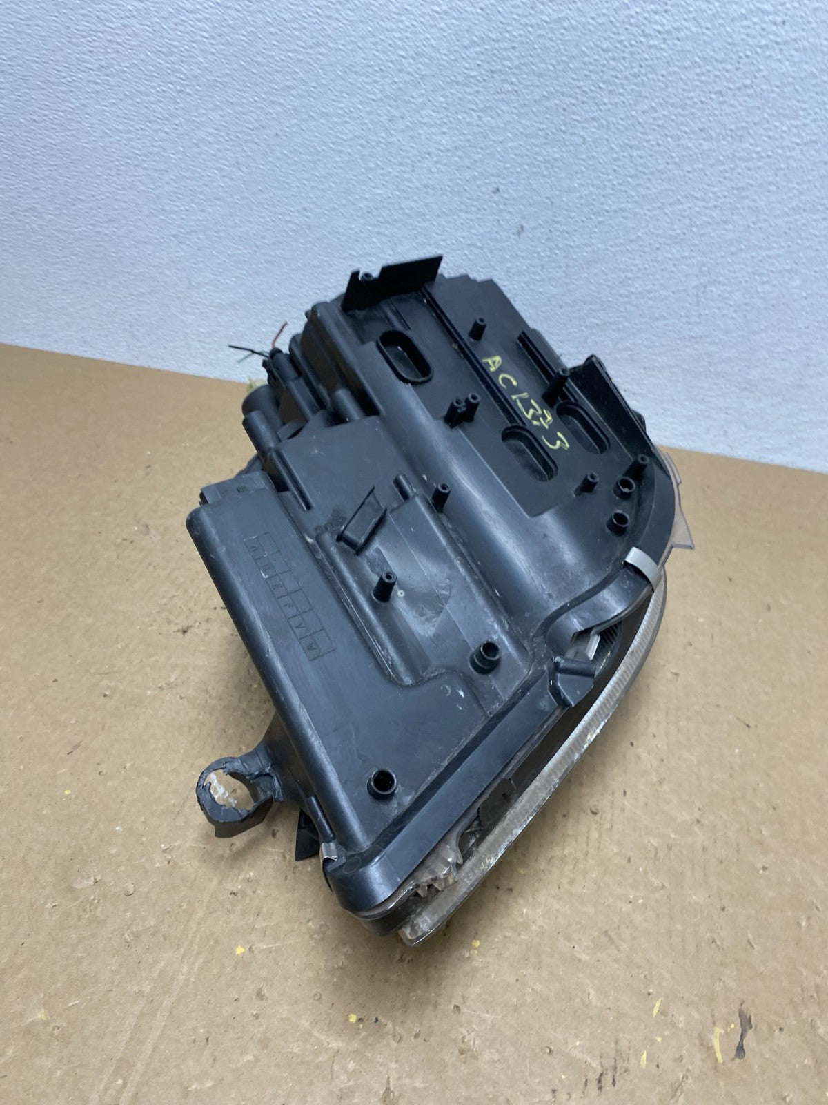 2006 - 2011 Mercedes W219 CLS500 Right Passenger Halogen Headlight AC1373 DW11