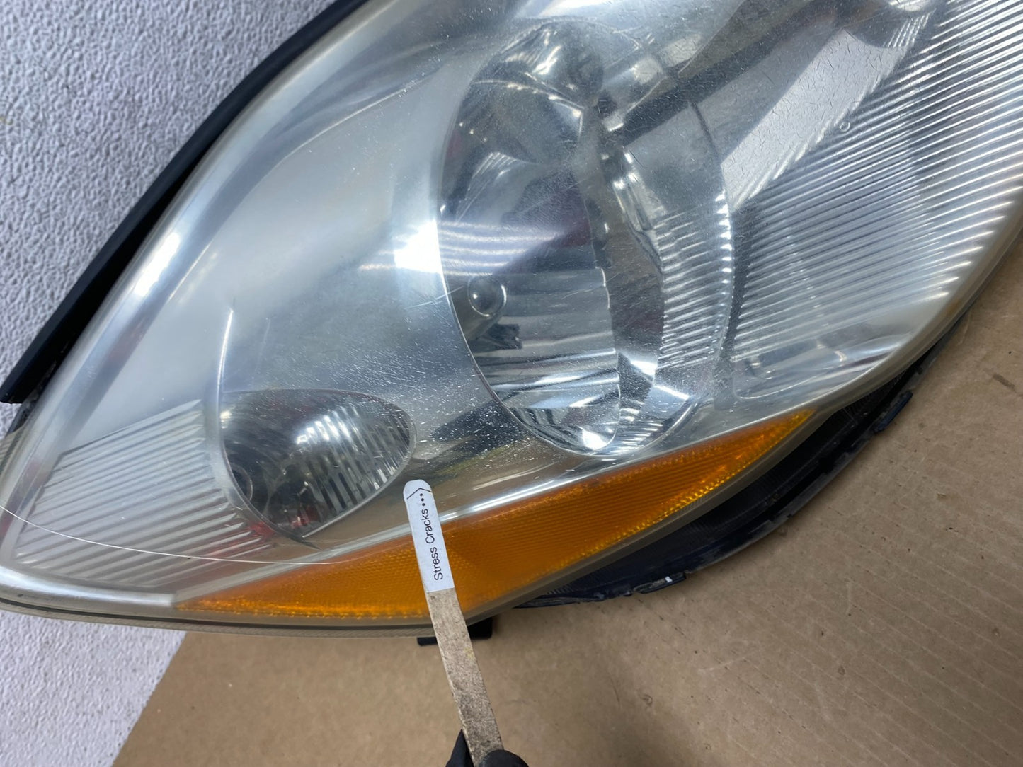 2006 to 2010 Toyota Sienna Right Passenger Rh Side Headlight Halogen AF9529 DW4