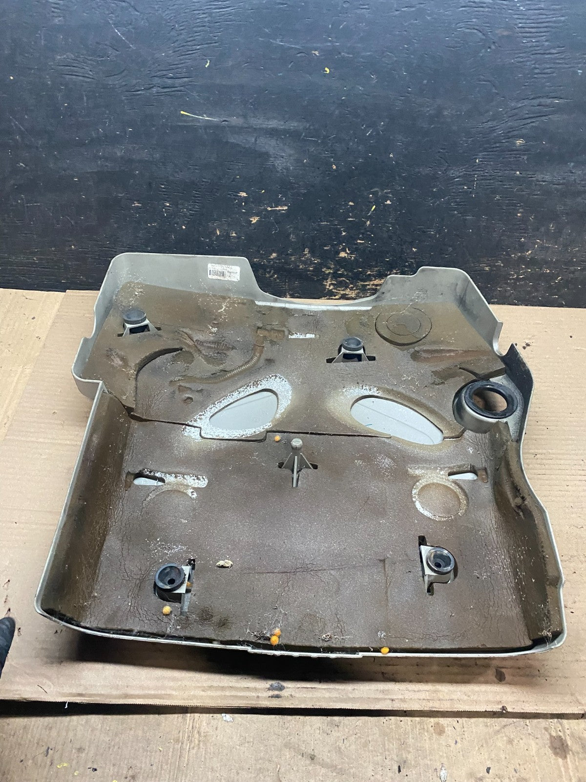 2004 to 2007 Cadillac CTS 3.6L Plastic Engine Cover Shield u7989 DG4