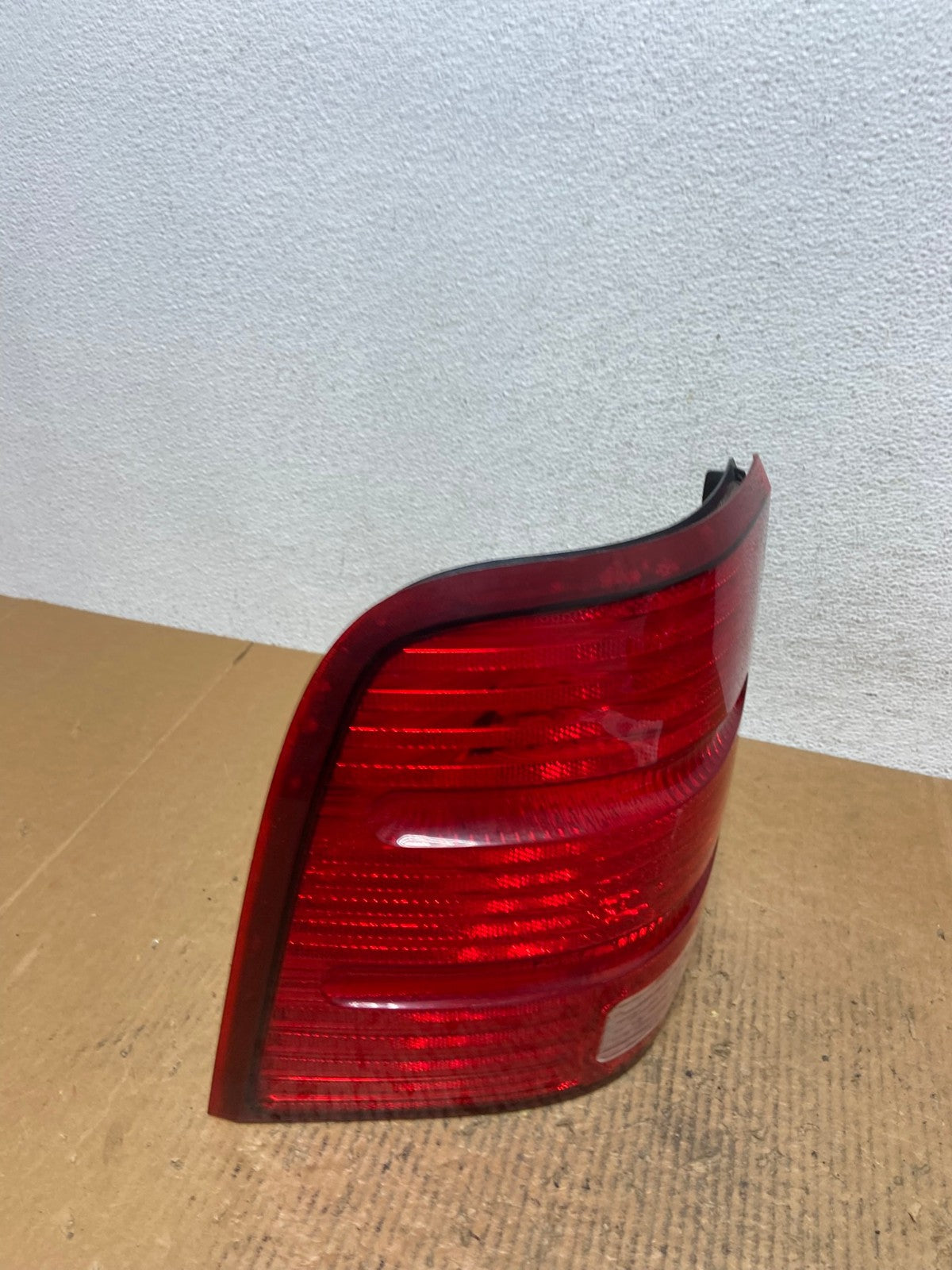 2002 to 2005 Ford Explorer Left Driver Lh Side Tail light AE1507 LK2