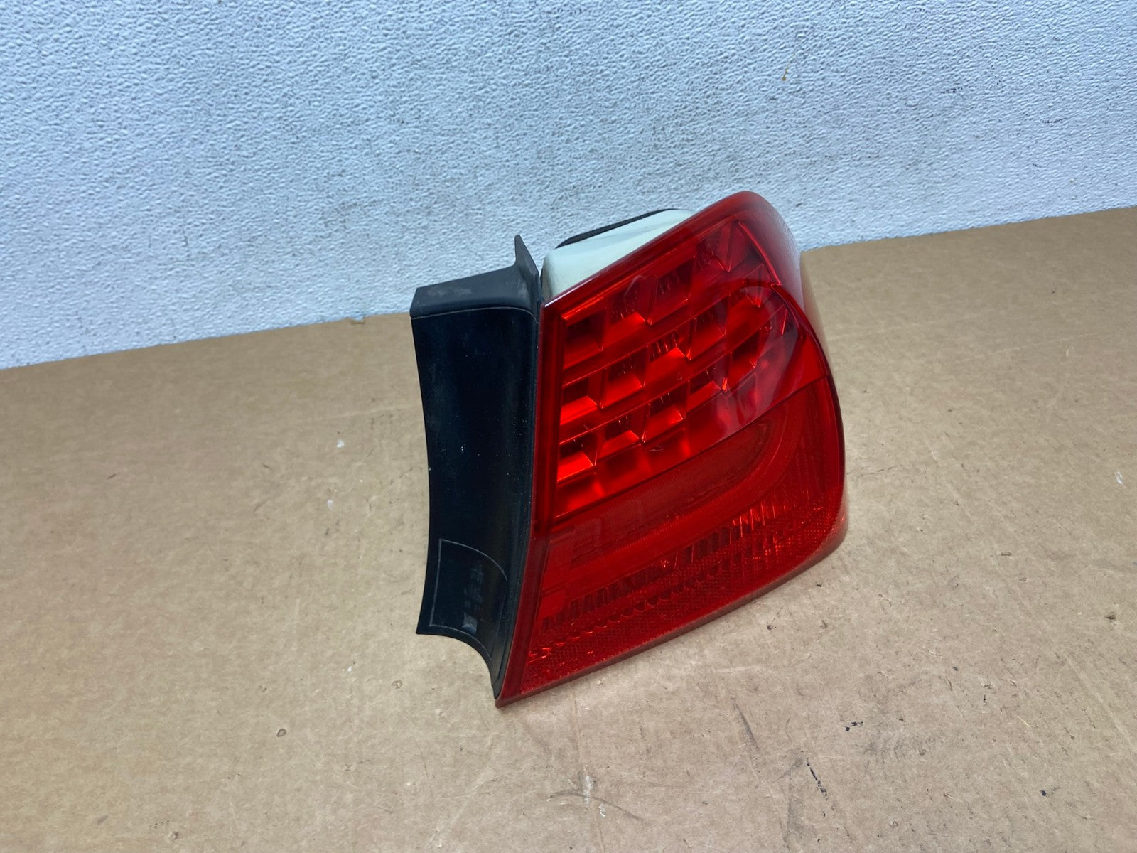 2009 2010 BMW 328i 3 Series Right Passenger RH Side Tail Light AD6137 LK2